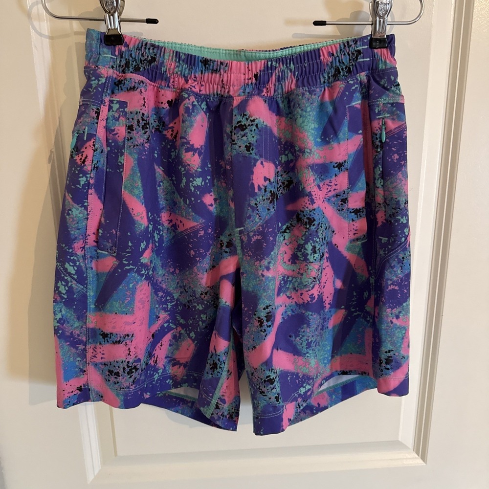 Birddogs Gym Shorts Mens Small Purple Pink Baysiders Boom 90s Print 7in Liner